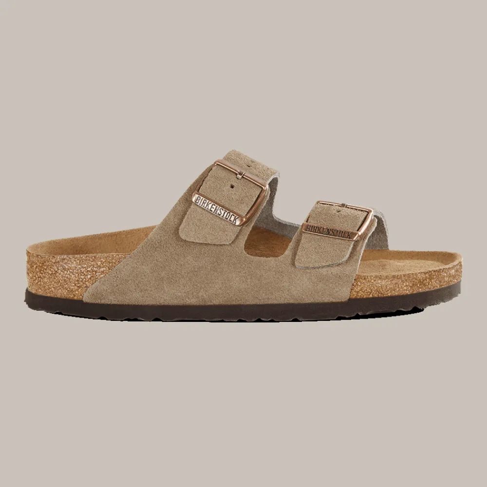 Shop Birkenstock - Sandales Lit de pied souple Arizona - Taupe beige