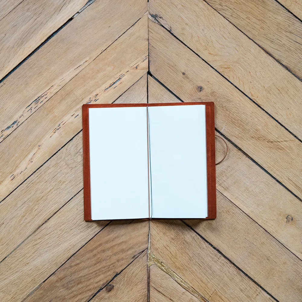 Sale 426 DESIGNPHIL Carnet de voyage en cuir - Camel