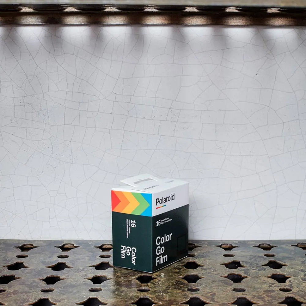 Clearance 1907 IMPOSSIBLE Film pour Polaroid - Go Color Black Edition - Double pack