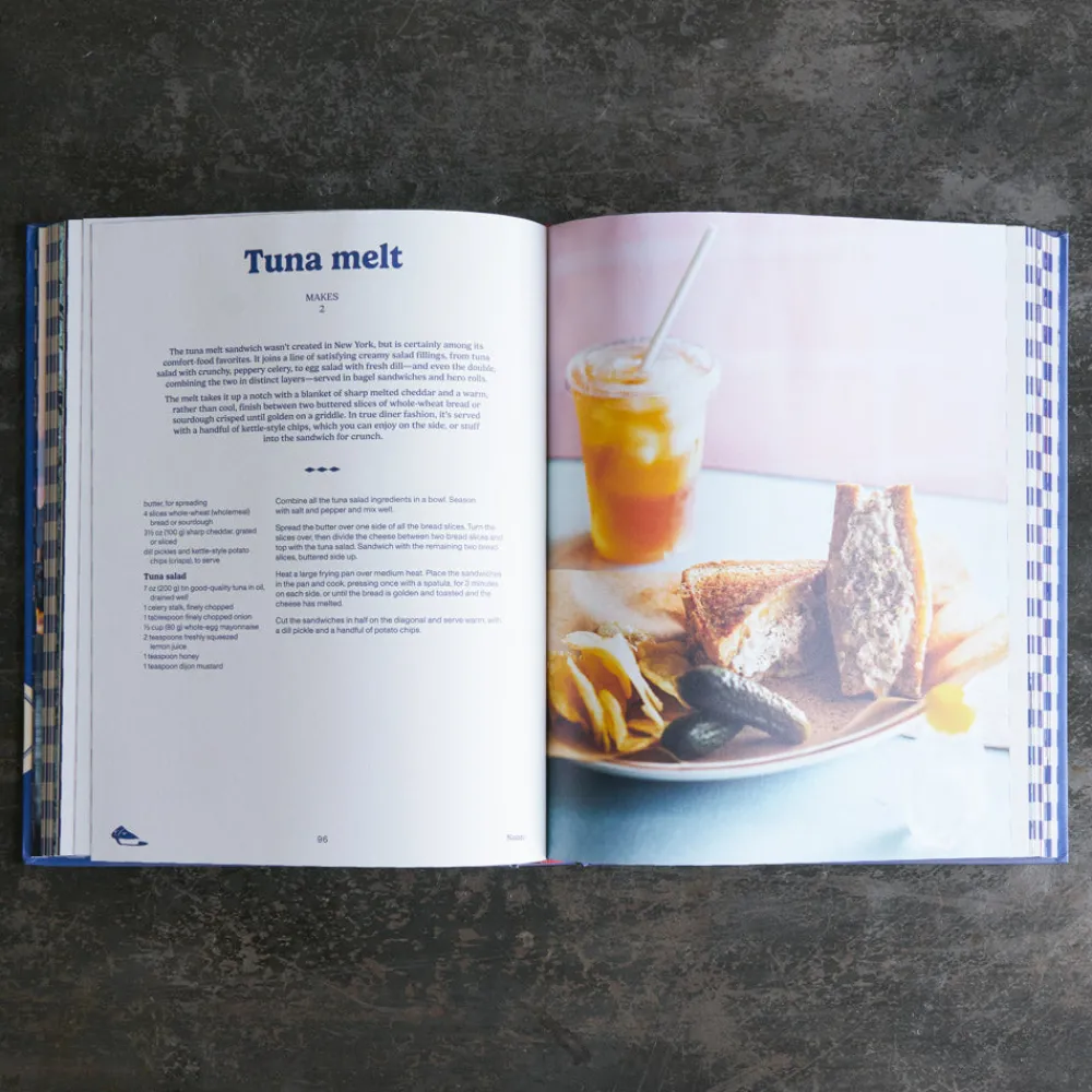 Fashion 1212 INTERART Livre - Eat Nyc : The iconic recipes that feed the city