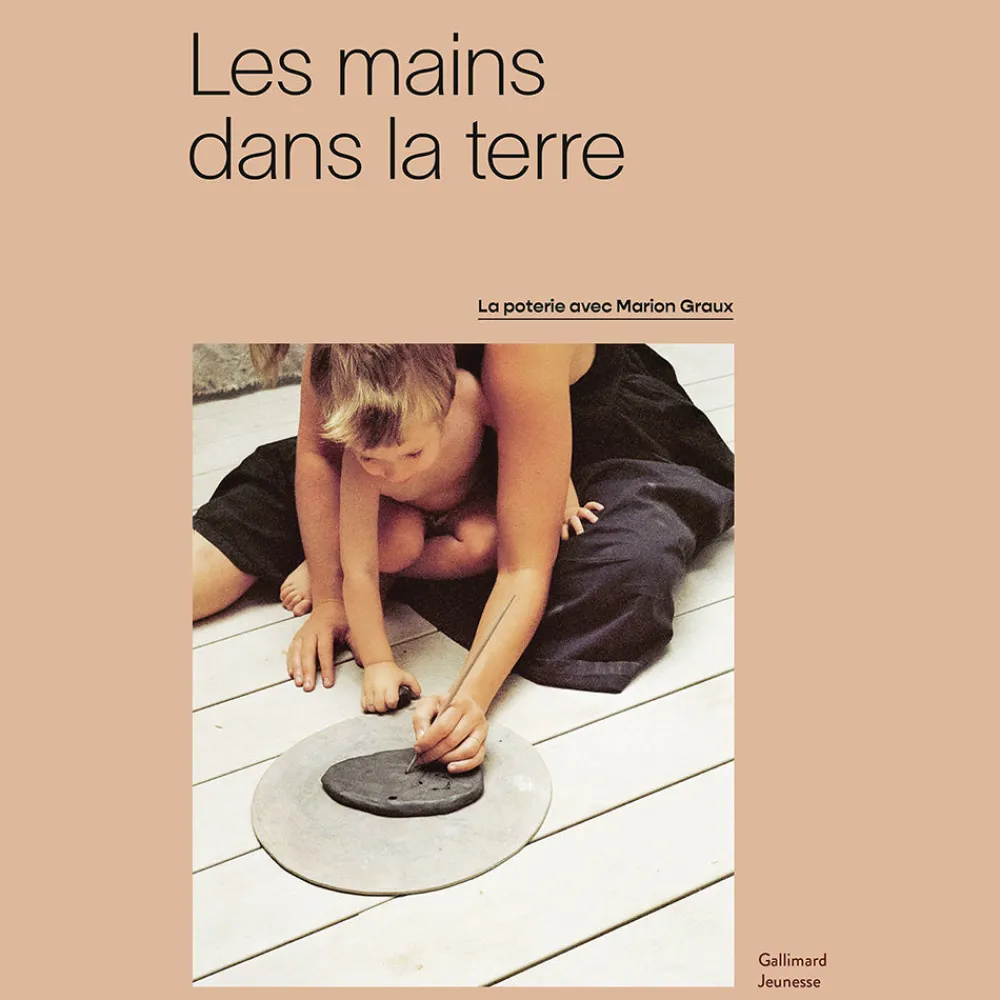 Hot 730 PHAIDON Livre - Les mains dans la Terre